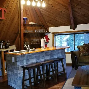 Tree House- Walk To Mammoth Village Holiday home